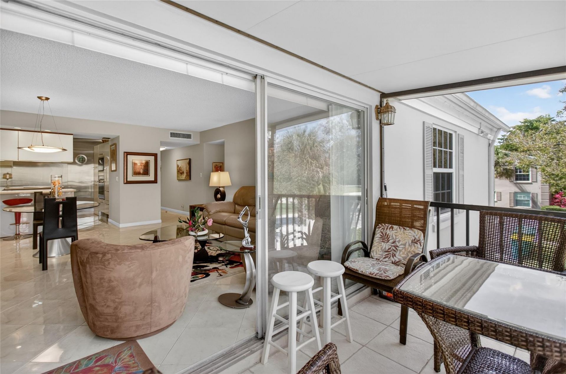 9001 Jacaranda Lane, Unit 201, Plantation, FL 33324 Photo