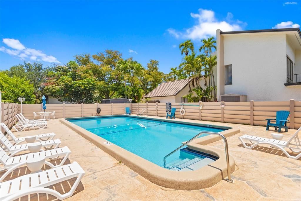 9001 Jacaranda Lane, Unit 201, Plantation, FL 33324 Photo