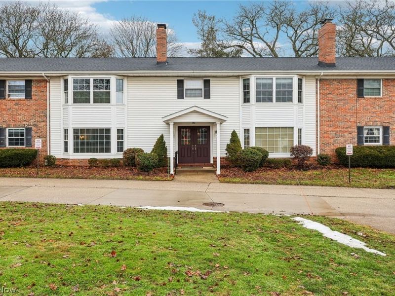 80 Devon Lane, Unit 101A, Akron, OH 44313 Photo 1