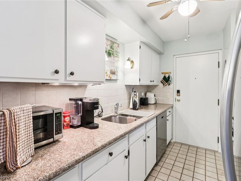 80 Devon Lane, Unit 101A, Akron, OH 44313 Photo 11