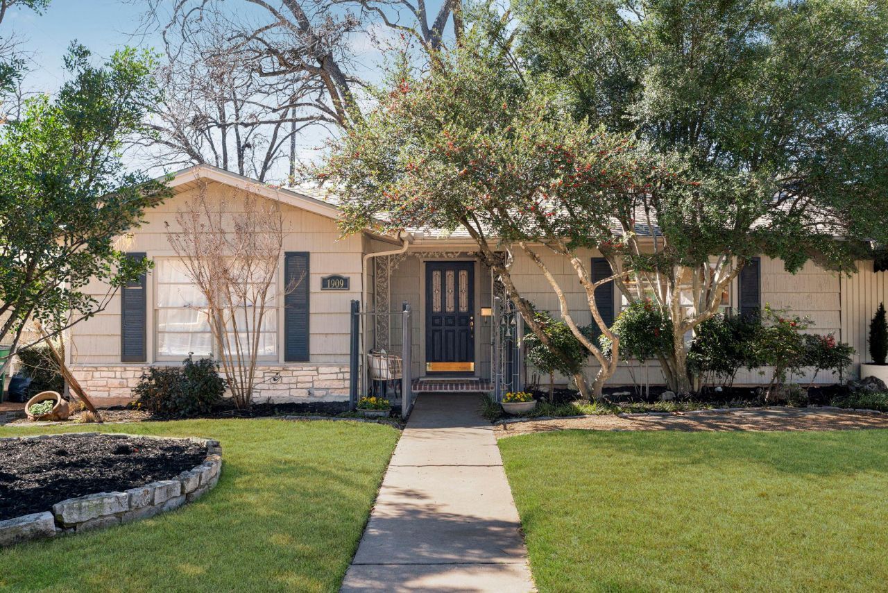 1909 Brentwood St, Austin, TX 78757 Main Photo