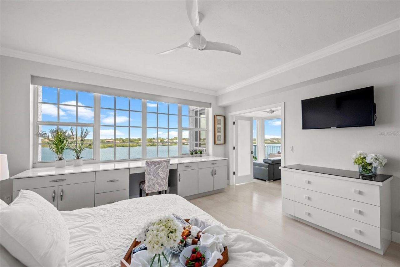 1280 Dolphin Bay Way, Unit 402, Sarasota, FL 34242 Photo