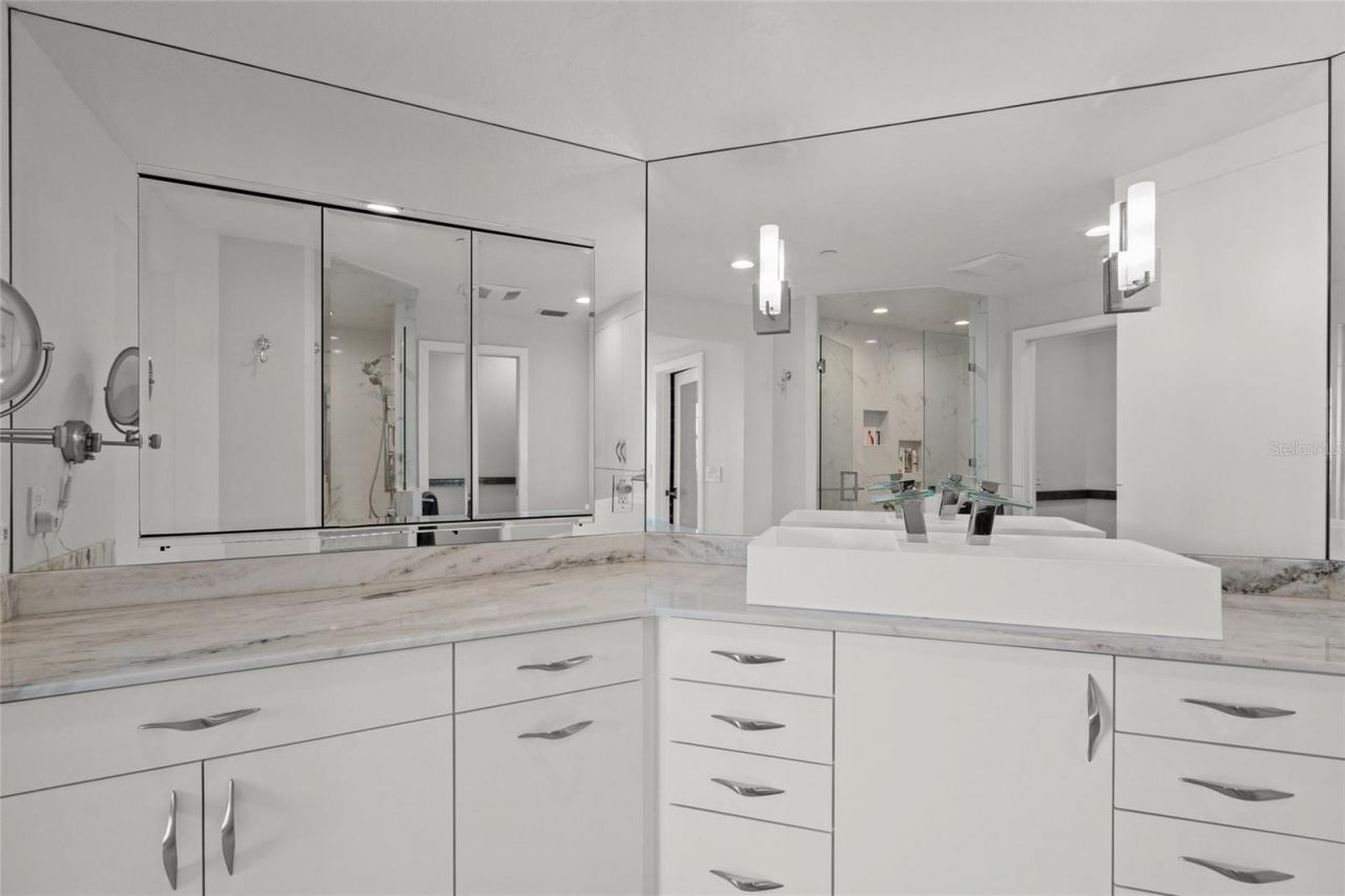 1280 Dolphin Bay Way, Unit 402, Sarasota, FL 34242 Photo