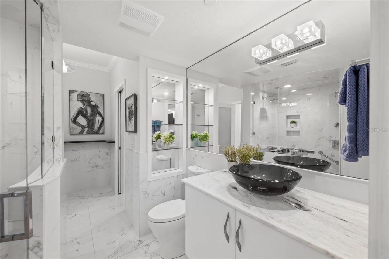 1280 Dolphin Bay Way, Unit 402, Sarasota, FL 34242 Photo