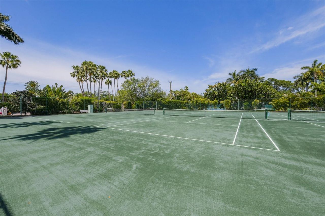 1280 Dolphin Bay Way, Unit 402, Sarasota, FL 34242 Photo