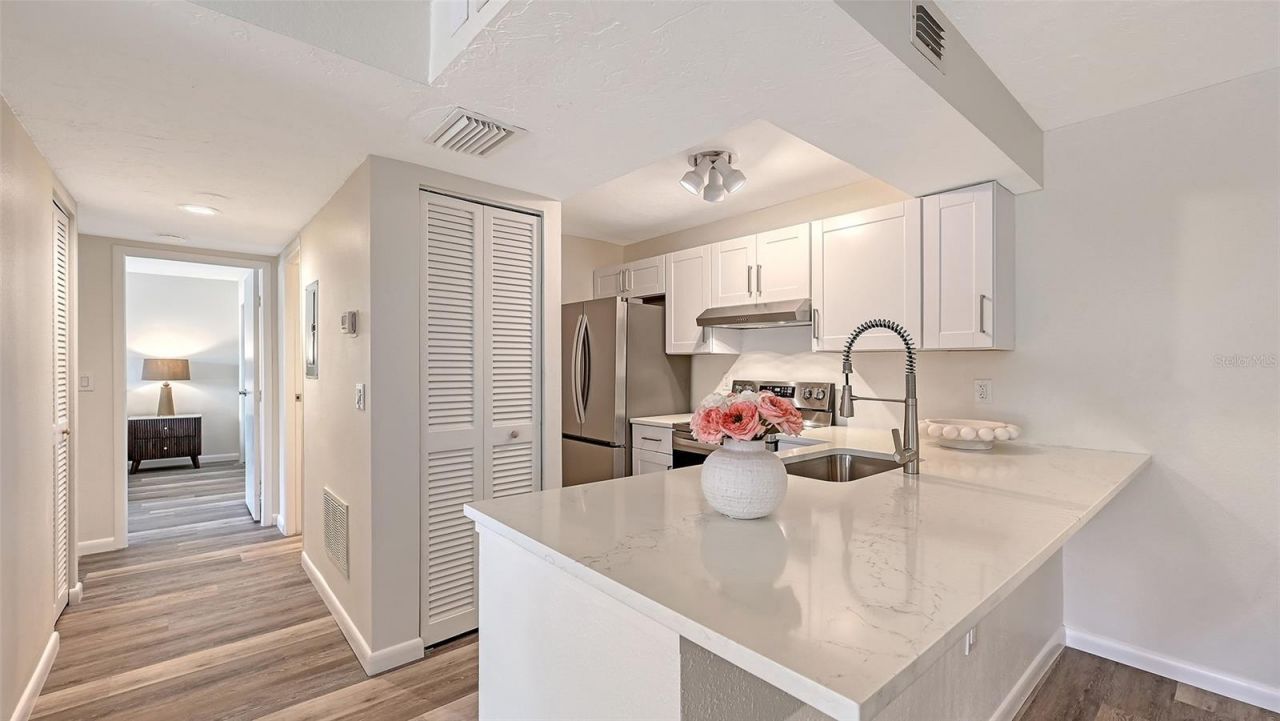 3229 Beneva Road, Unit 101, Sarasota, FL 34232 Photo