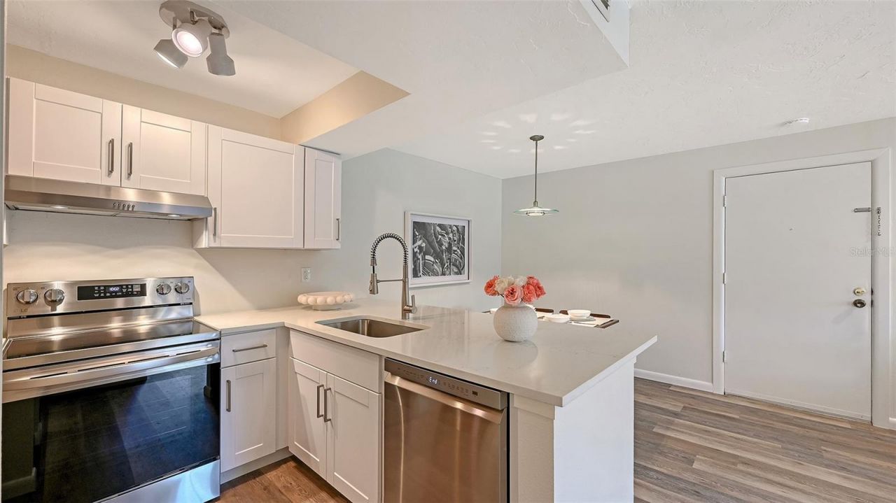 3229 Beneva Road, Unit 101, Sarasota, FL 34232 Photo