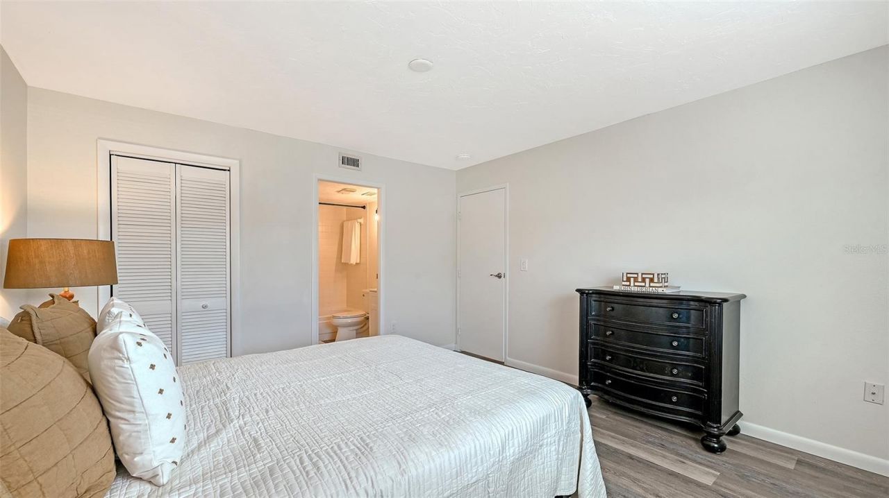 3229 Beneva Road, Unit 101, Sarasota, FL 34232 Photo