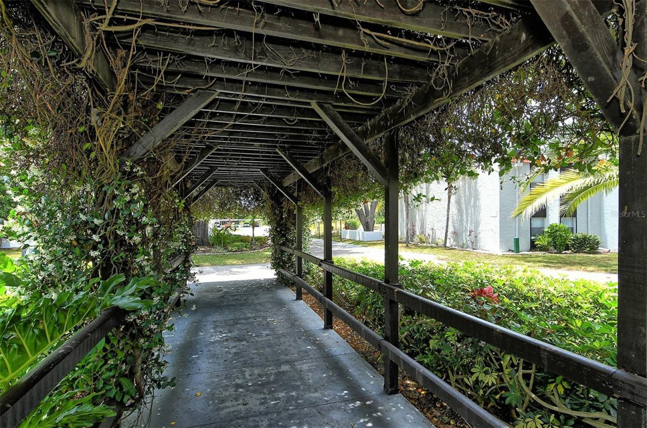 3229 Beneva Road, Unit 101, Sarasota, FL 34232 Photo