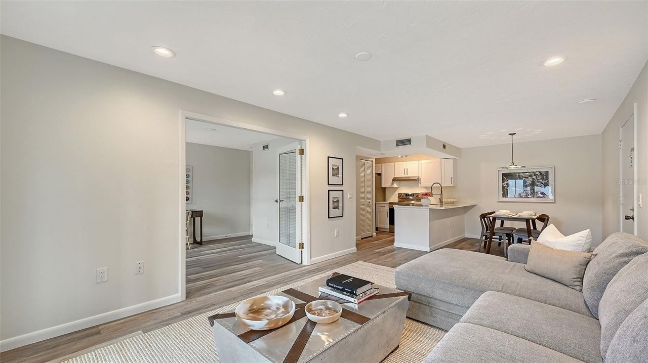 3229 Beneva Road, Unit 101, Sarasota, FL 34232 Photo