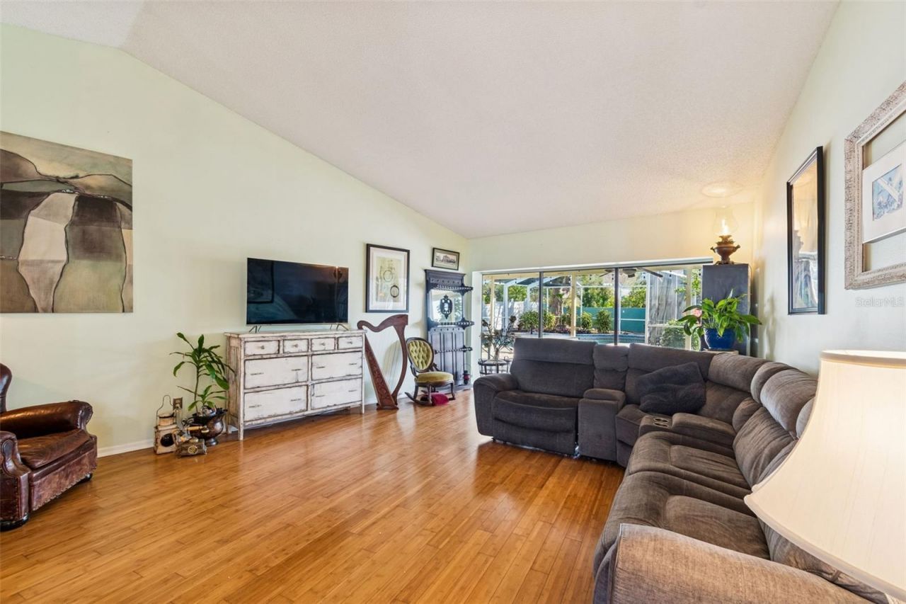 4616 Westford Circle, Tampa, FL 33618 Photo