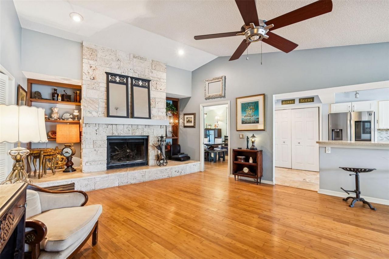 4616 Westford Circle, Tampa, FL 33618 Photo