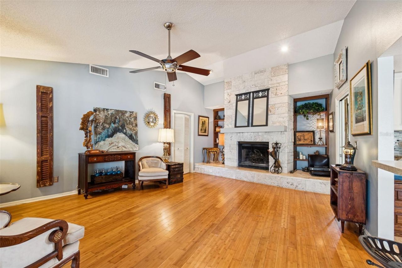 4616 Westford Circle, Tampa, FL 33618 Photo