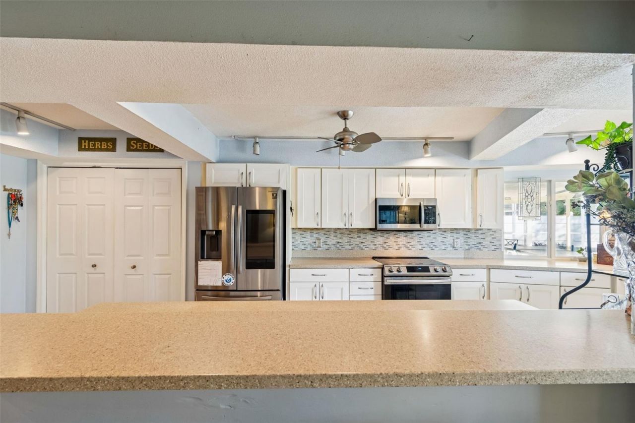 4616 Westford Circle, Tampa, FL 33618 Photo