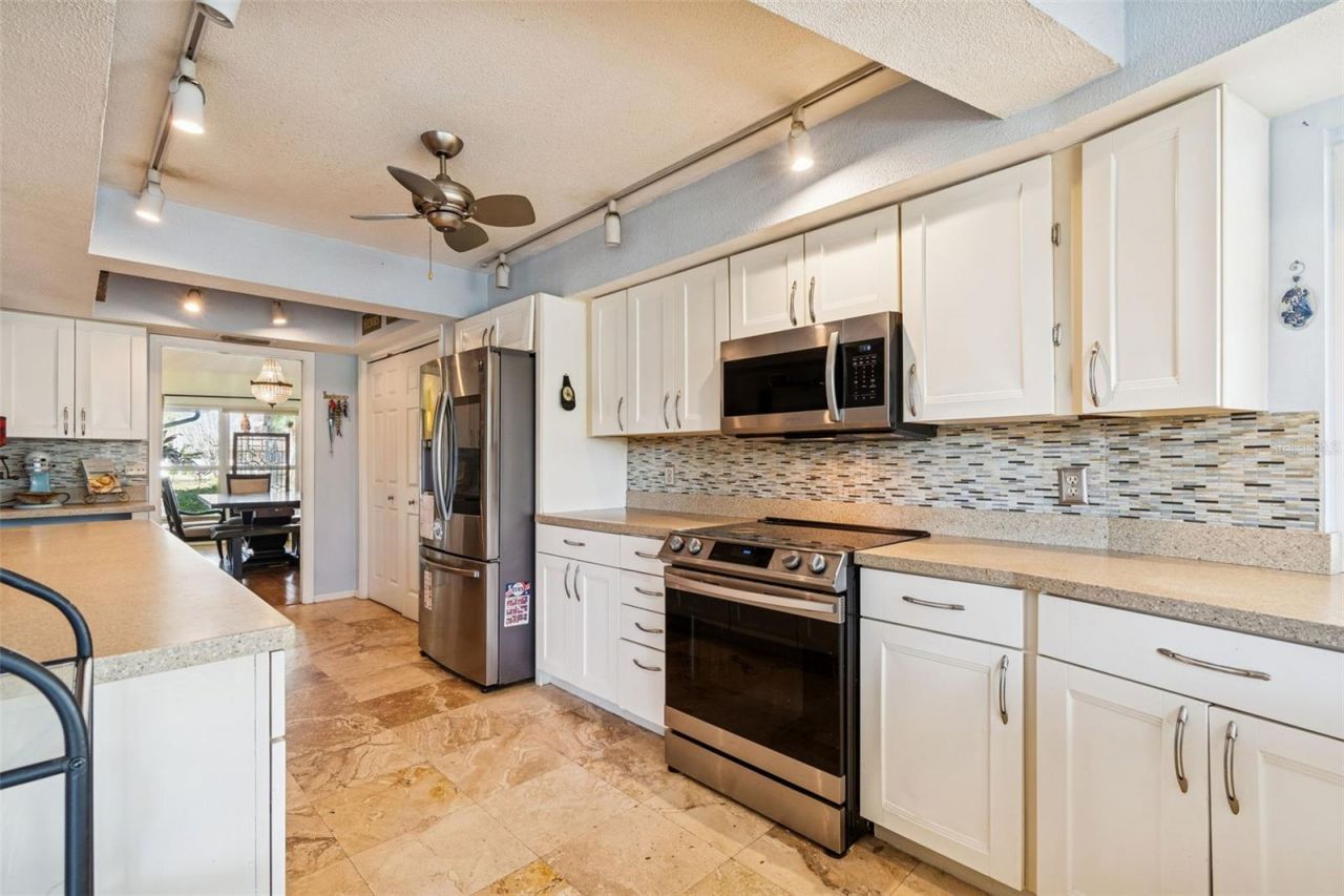 4616 Westford Circle, Tampa, FL 33618 Photo
