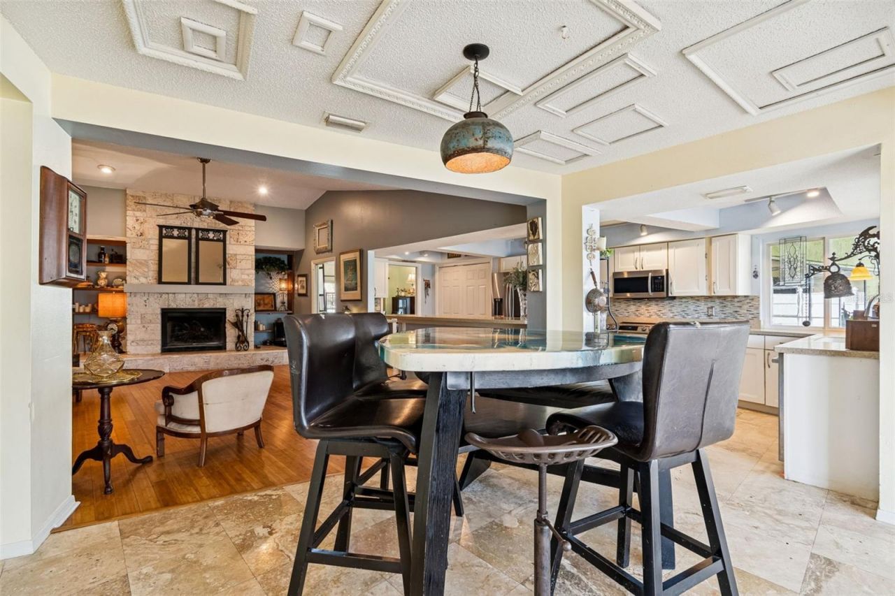 4616 Westford Circle, Tampa, FL 33618 Photo