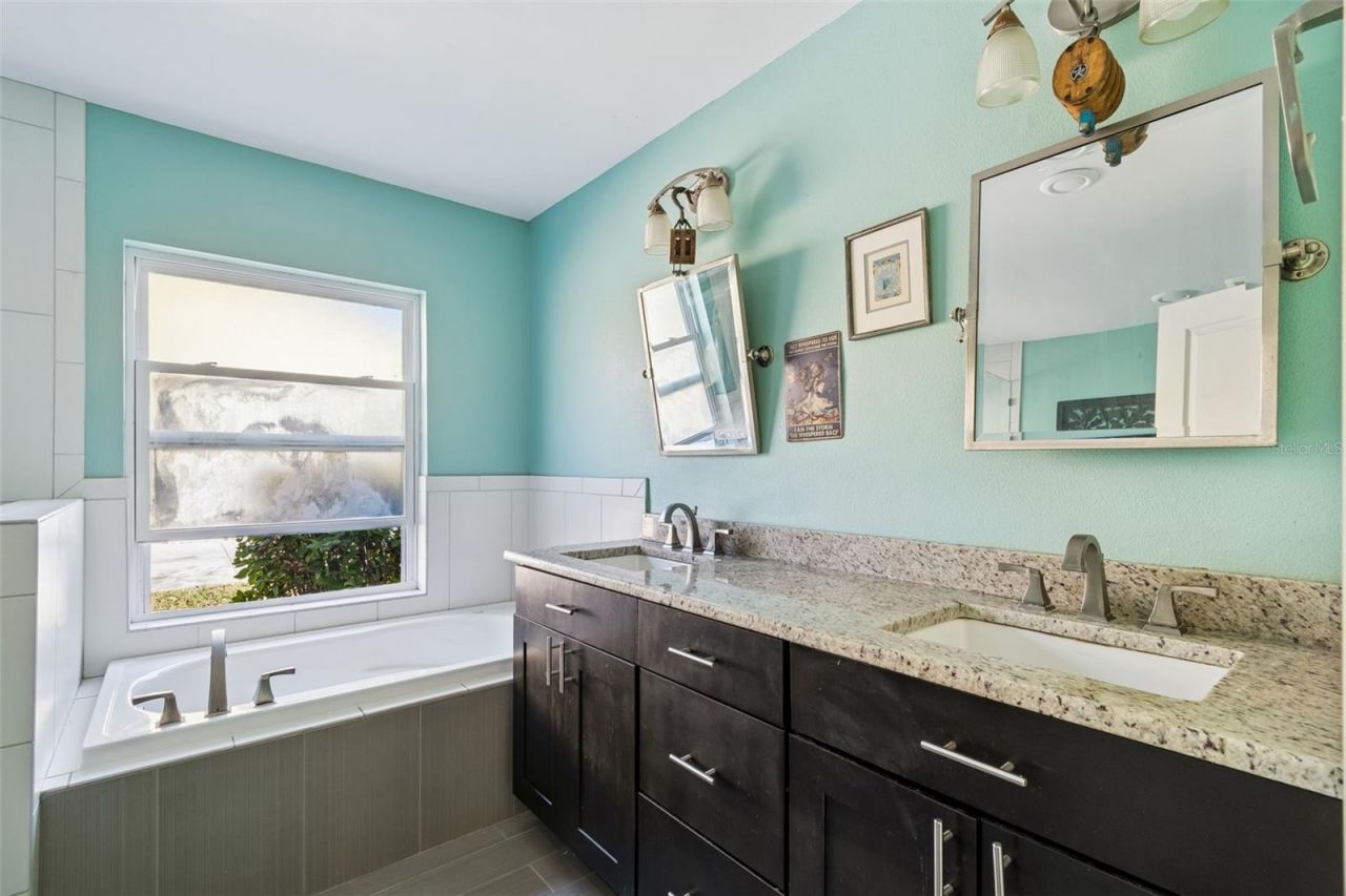 4616 Westford Circle, Tampa, FL 33618 Photo