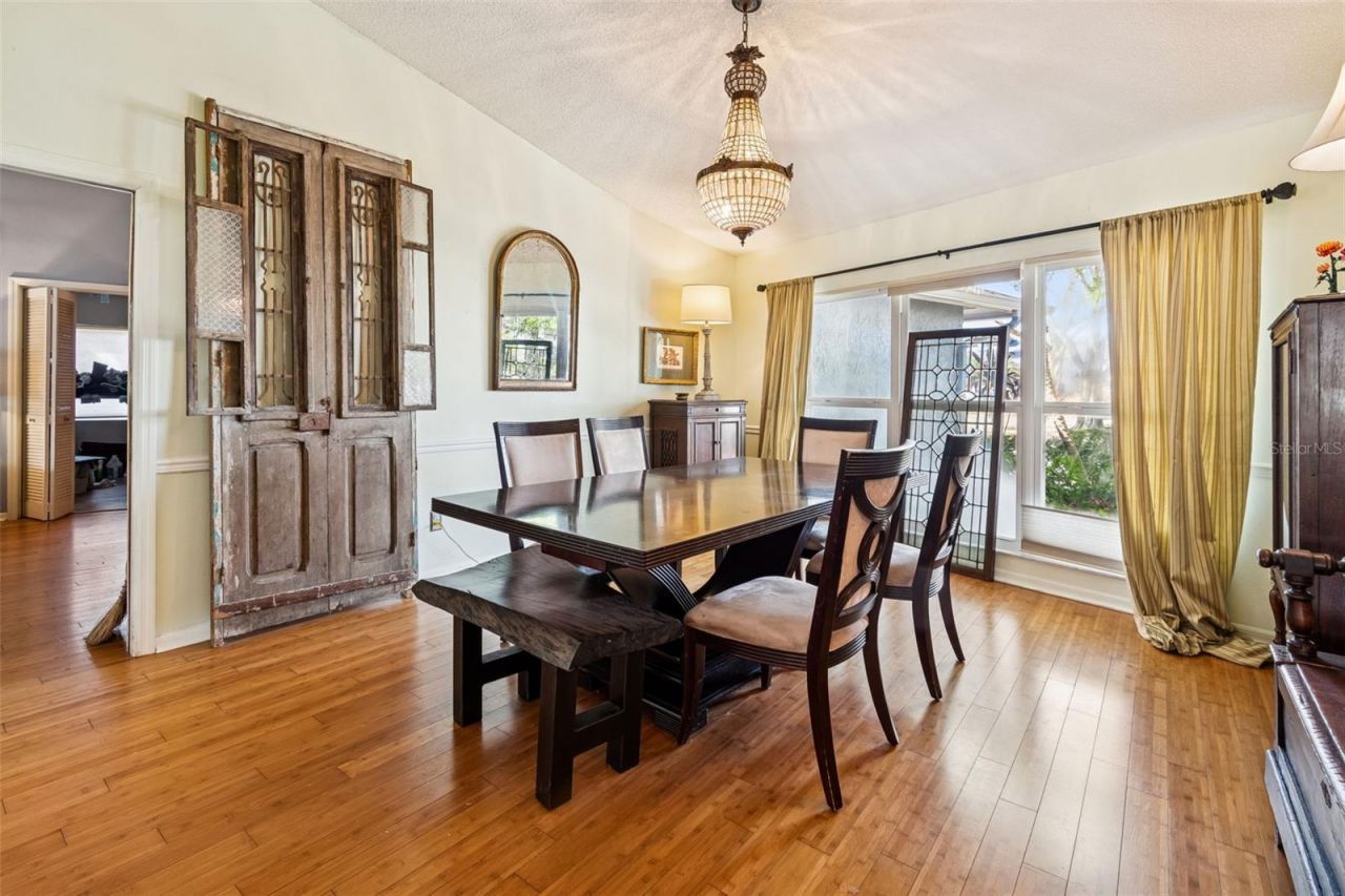 4616 Westford Circle, Tampa, FL 33618 Photo
