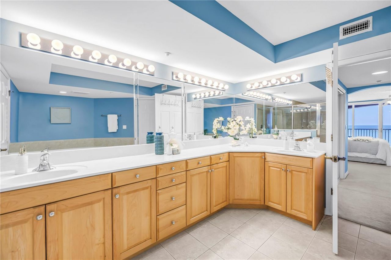 16326 Gulf Boulevard, Unit 308, Redington Beach, FL 33708 Photo