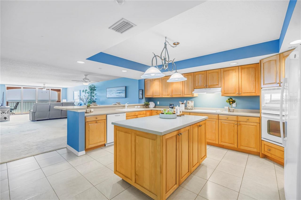 16326 Gulf Boulevard, Unit 308, Redington Beach, FL 33708 Photo
