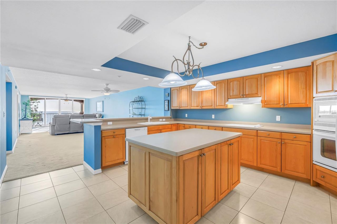 16326 Gulf Boulevard, Unit 308, Redington Beach, FL 33708 Photo