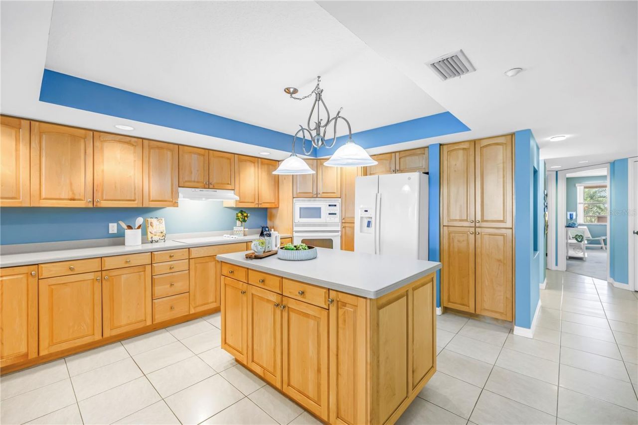16326 Gulf Boulevard, Unit 308, Redington Beach, FL 33708 Photo
