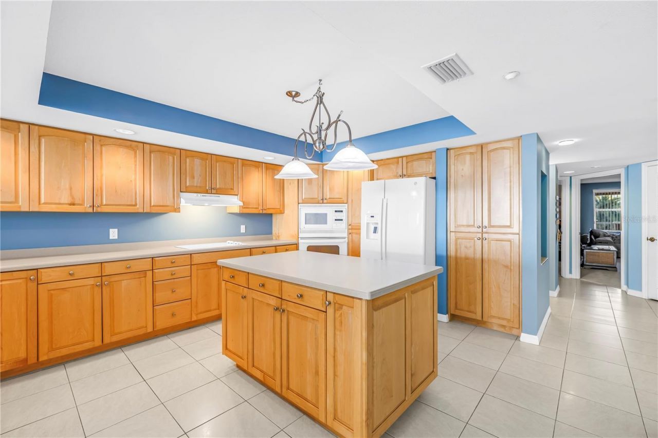 16326 Gulf Boulevard, Unit 308, Redington Beach, FL 33708 Photo