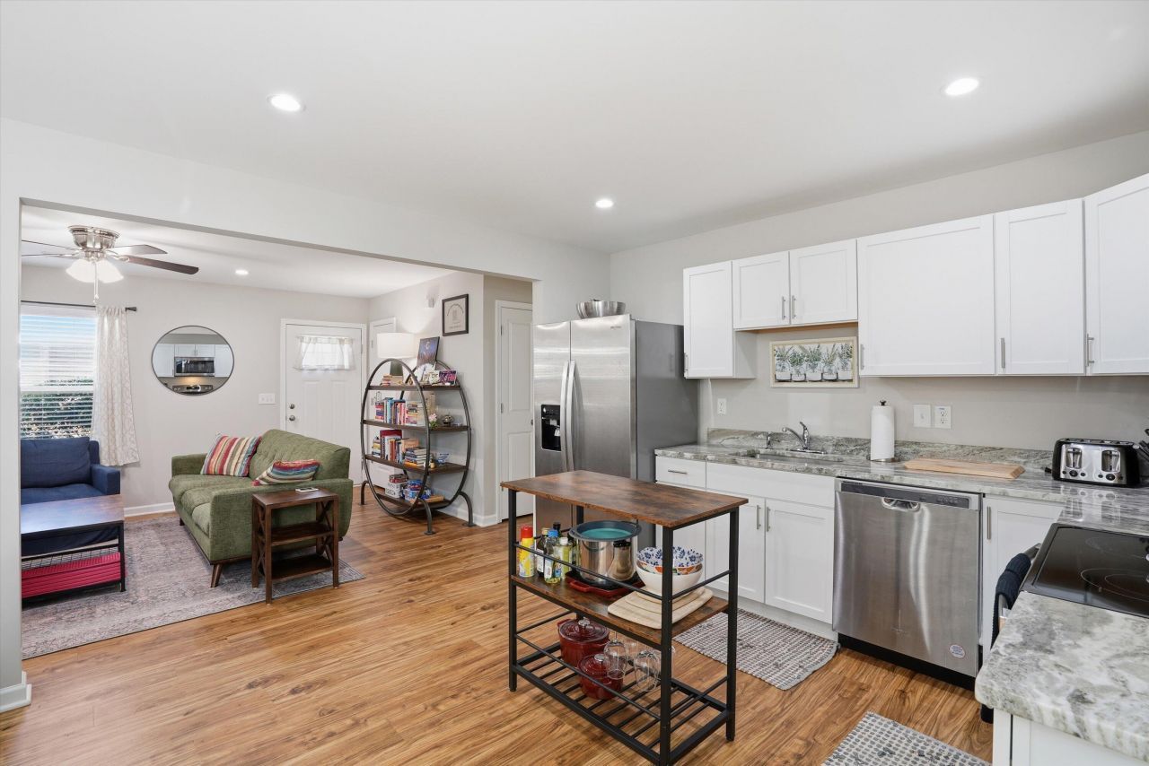 1438 Agatha Street Photo 10