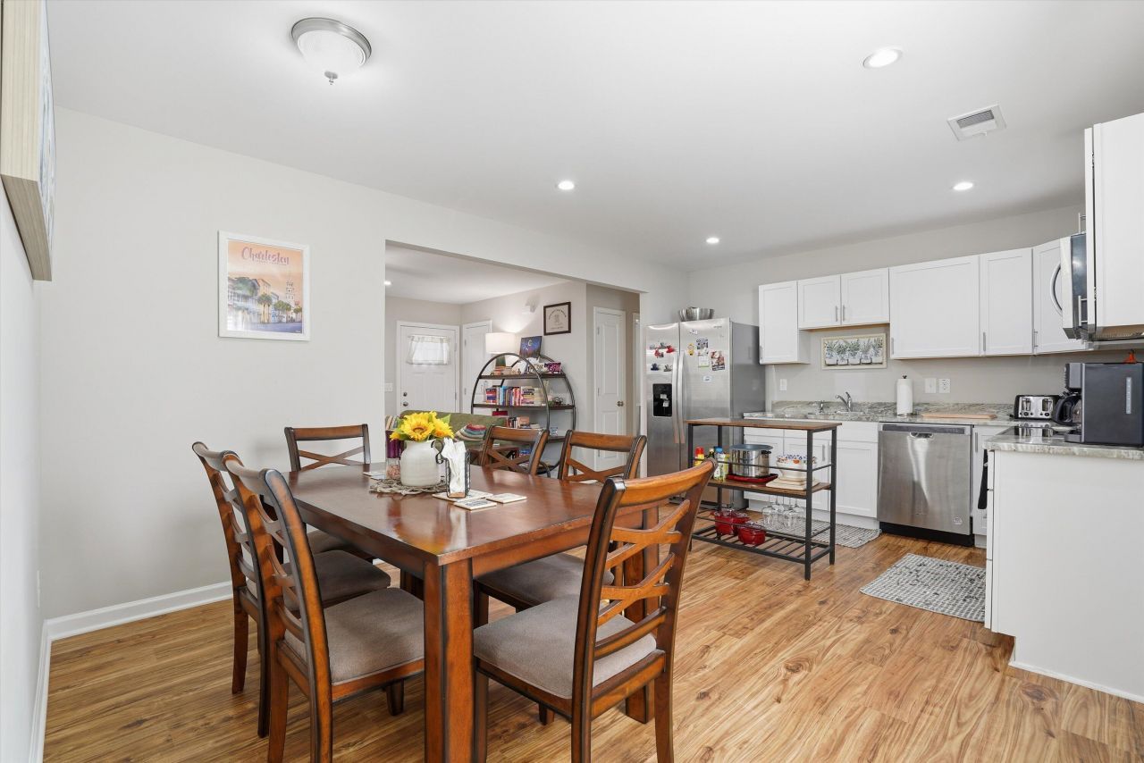 1438 Agatha Street Photo 11