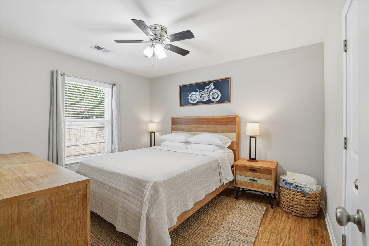 1438 Agatha Street Photo 16