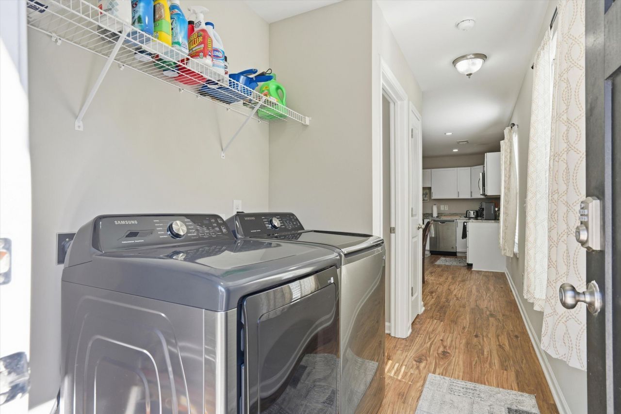 1438 Agatha Street Photo 23