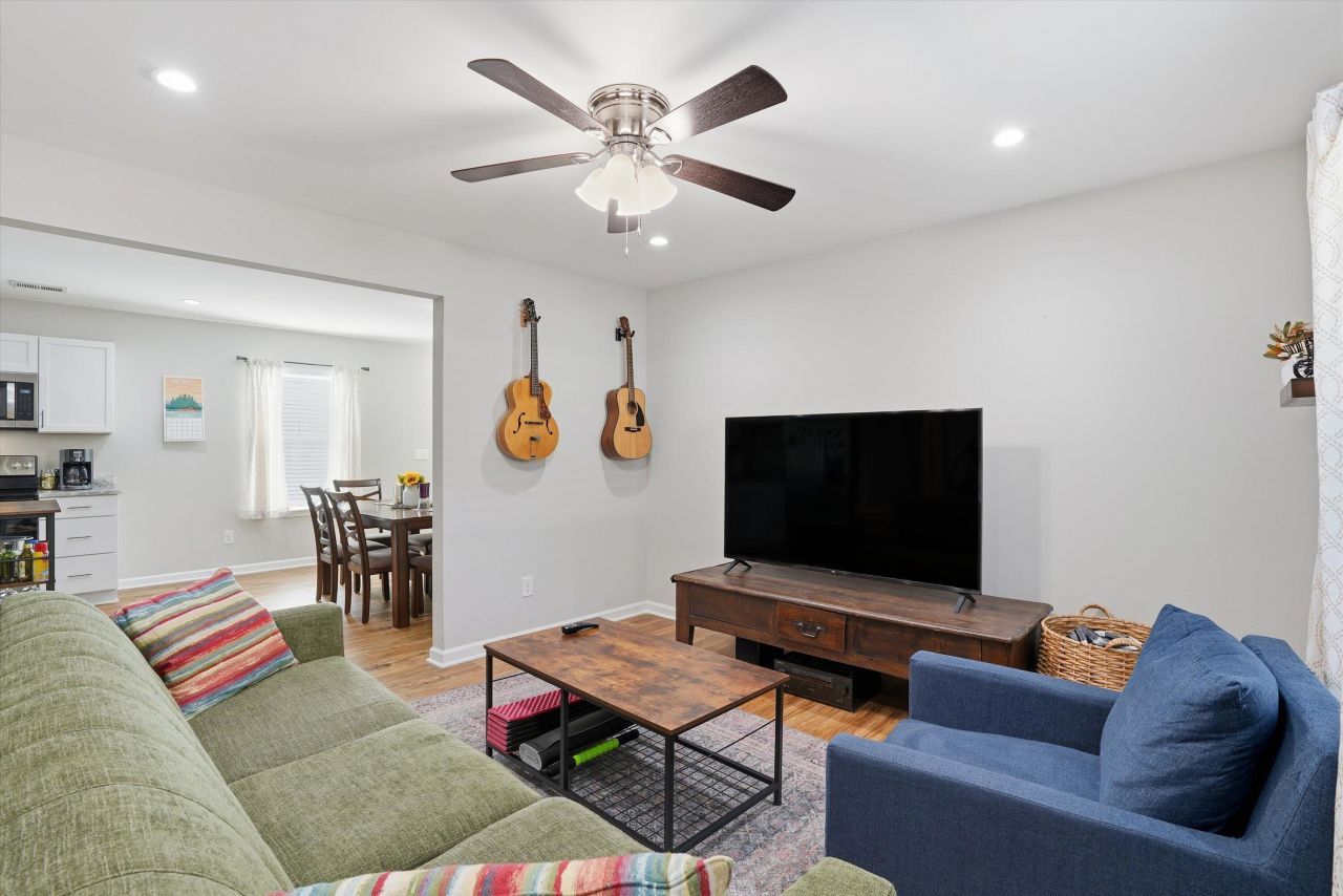 1438 Agatha Street Photo 7