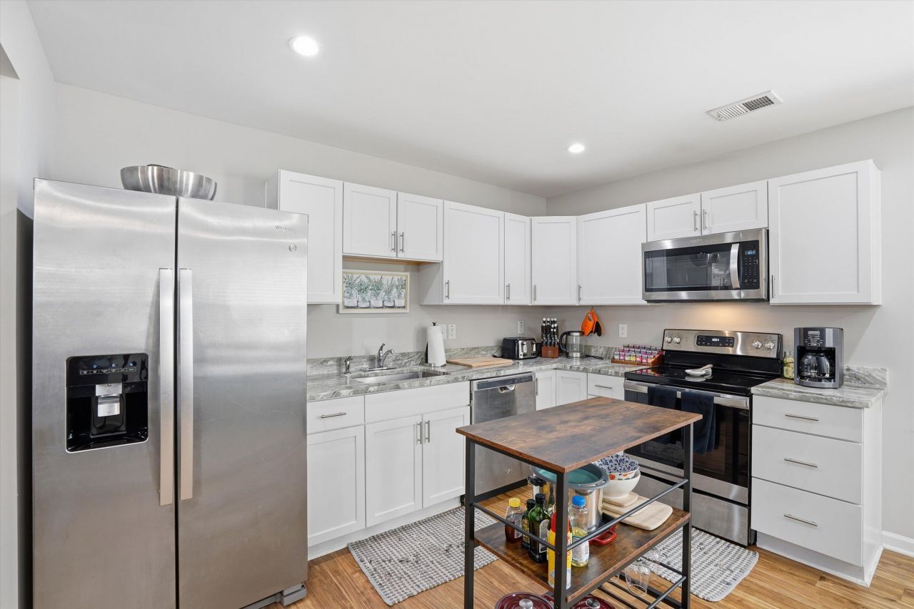 1438 Agatha Street Photo 9