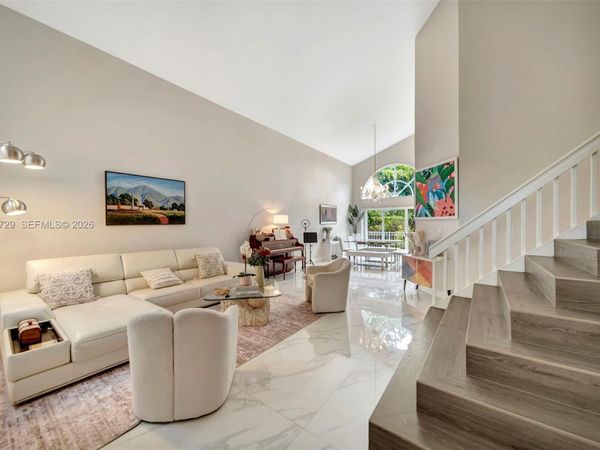 10880 NW 58th Ter, Doral, FL 33178