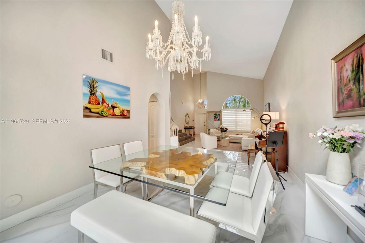 10880 NW 58th Ter, Doral, FL 33178 Photo