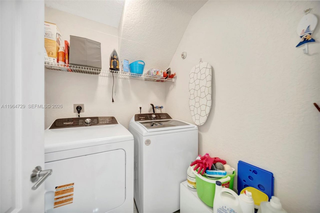 10880 NW 58th Ter, Doral, FL 33178 Photo