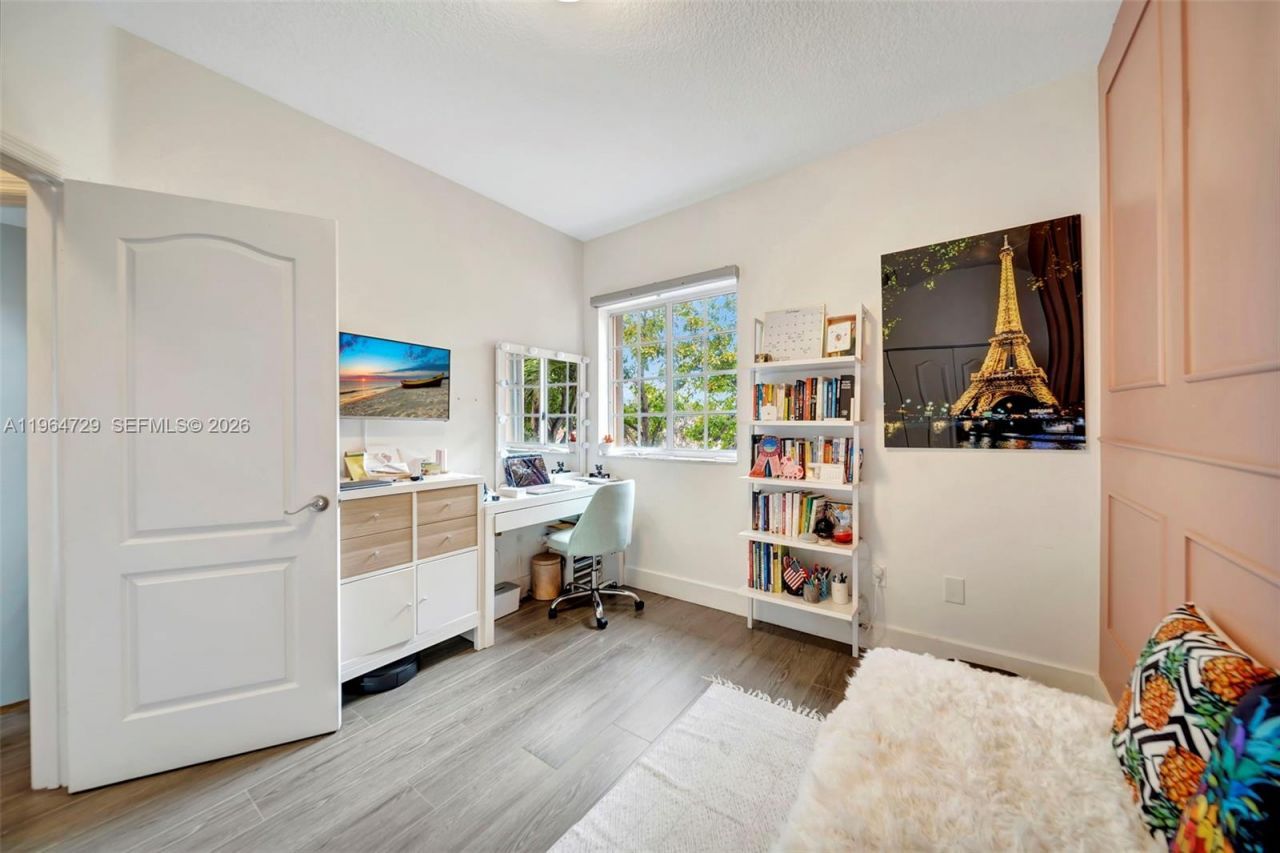 10880 NW 58th Ter, Doral, FL 33178 Photo