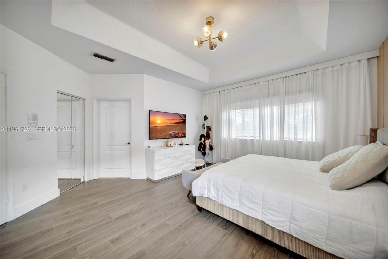 10880 NW 58th Ter, Doral, FL 33178 Photo