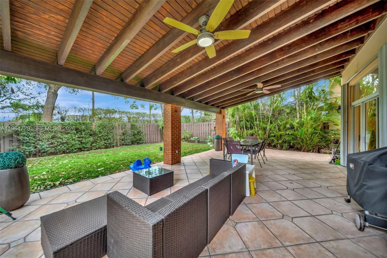 10880 NW 58th Ter, Doral, FL 33178 Photo