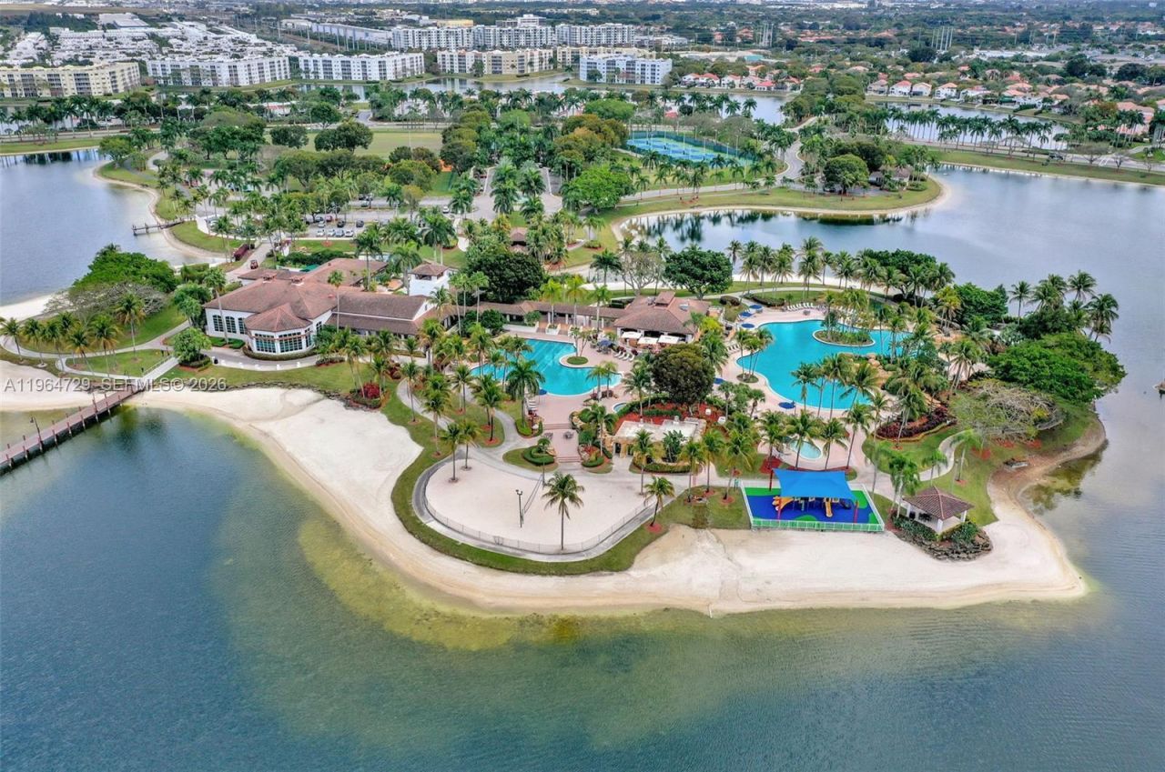 10880 NW 58th Ter, Doral, FL 33178 Photo