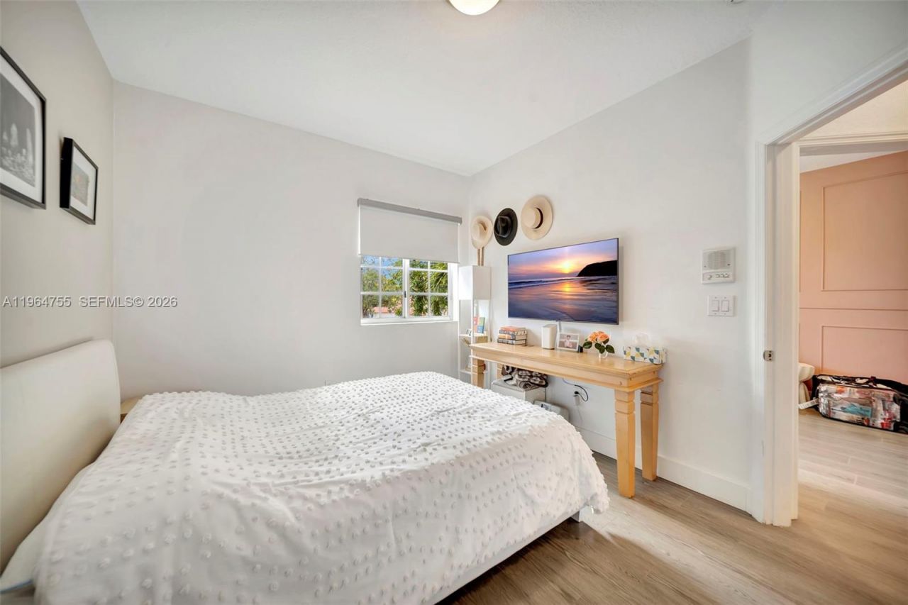 10880 NW 58th Ter, Doral, FL 33178 Photo