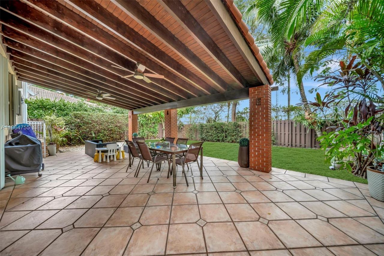 10880 NW 58th Ter, Doral, FL 33178 Photo