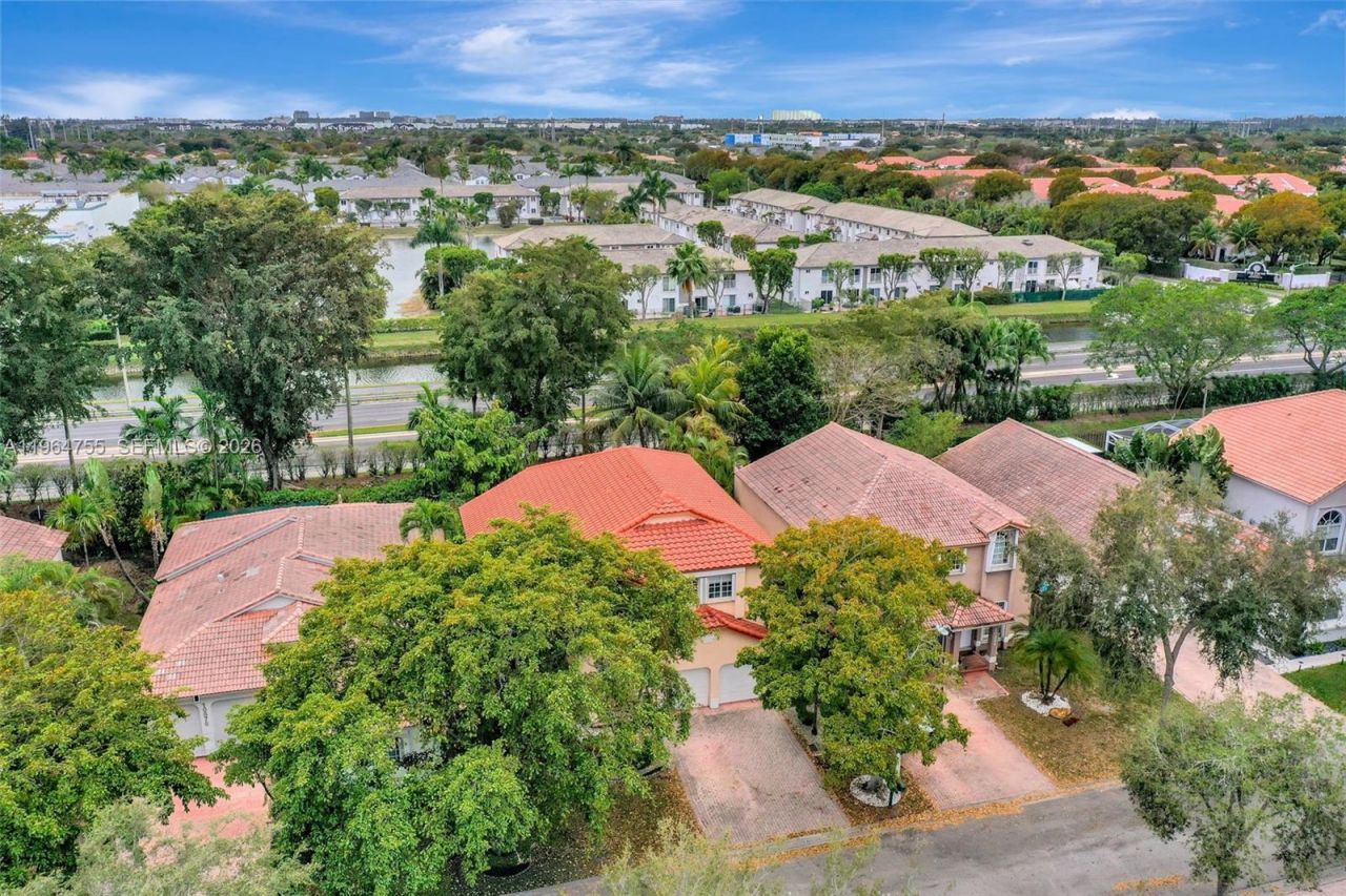 10880 NW 58th Ter, Doral, FL 33178 Photo