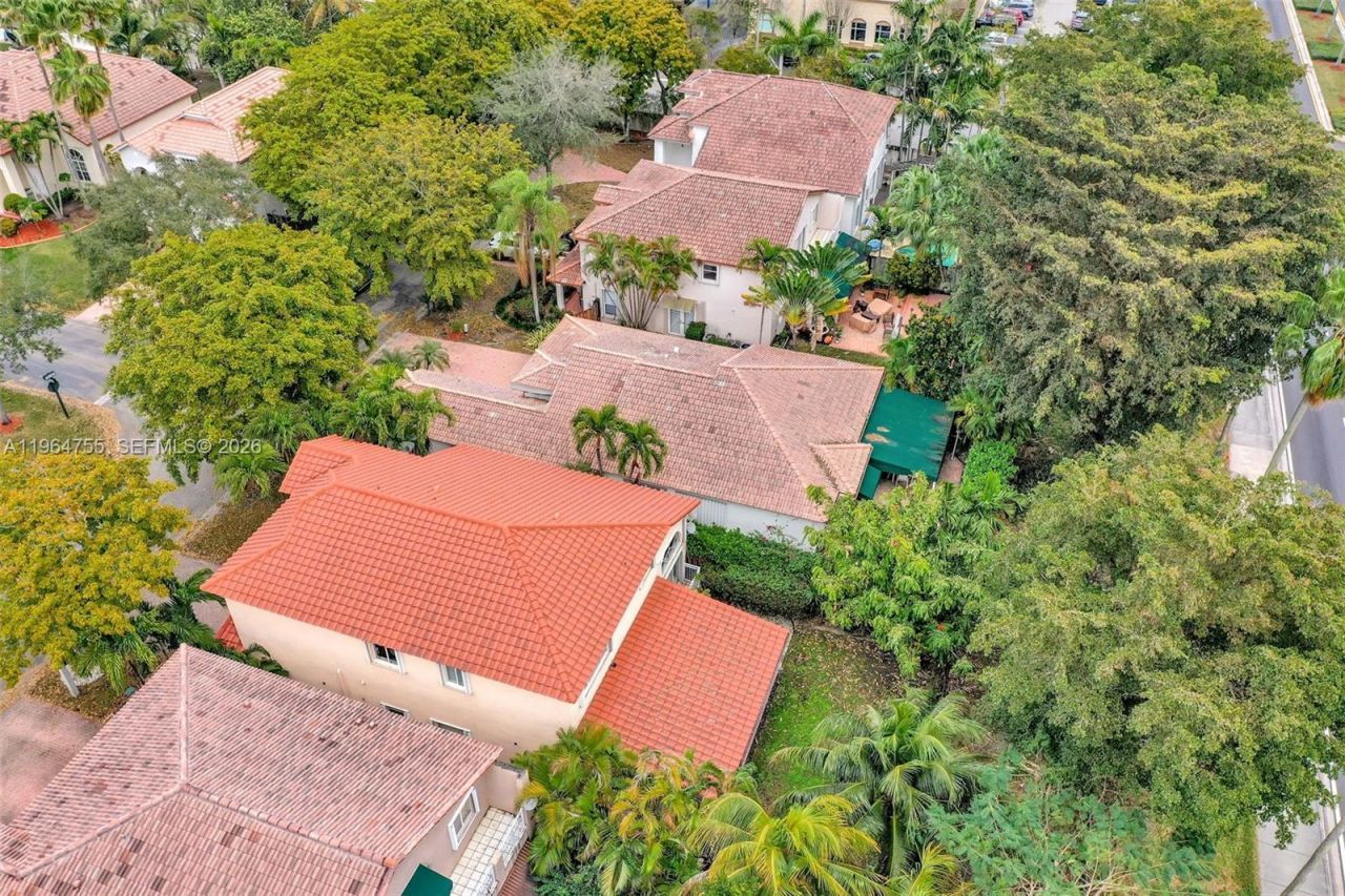 10880 NW 58th Ter, Doral, FL 33178 Photo