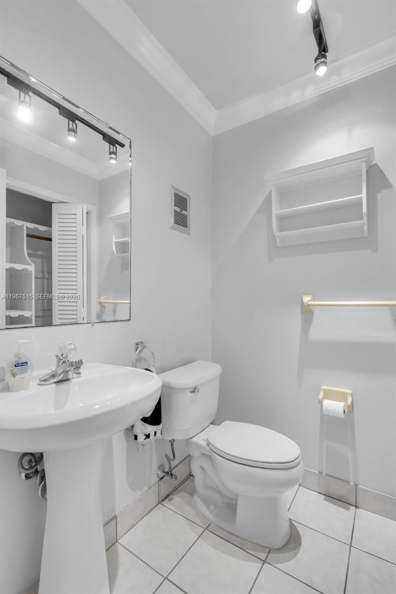 2500 NE 9th St , Unit 312, Fort Lauderdale, FL 33304 Photo