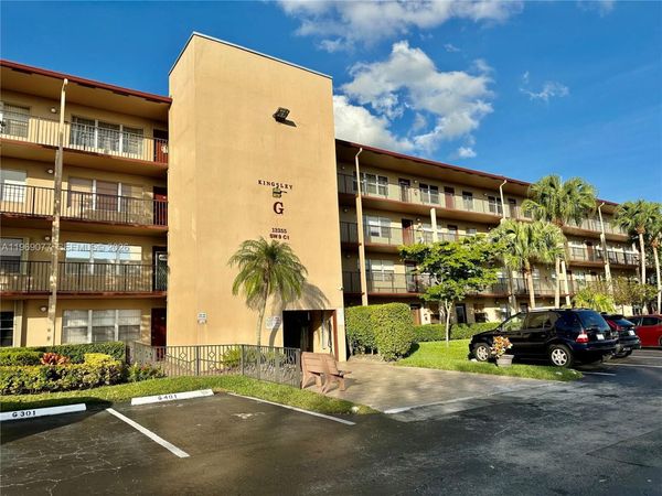 13255 SW 9th Ct, Unit 402G, Pembroke Pines, FL 33027