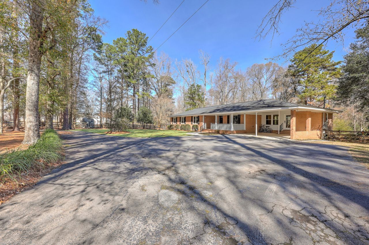 148 Patrick Lane Photo 7