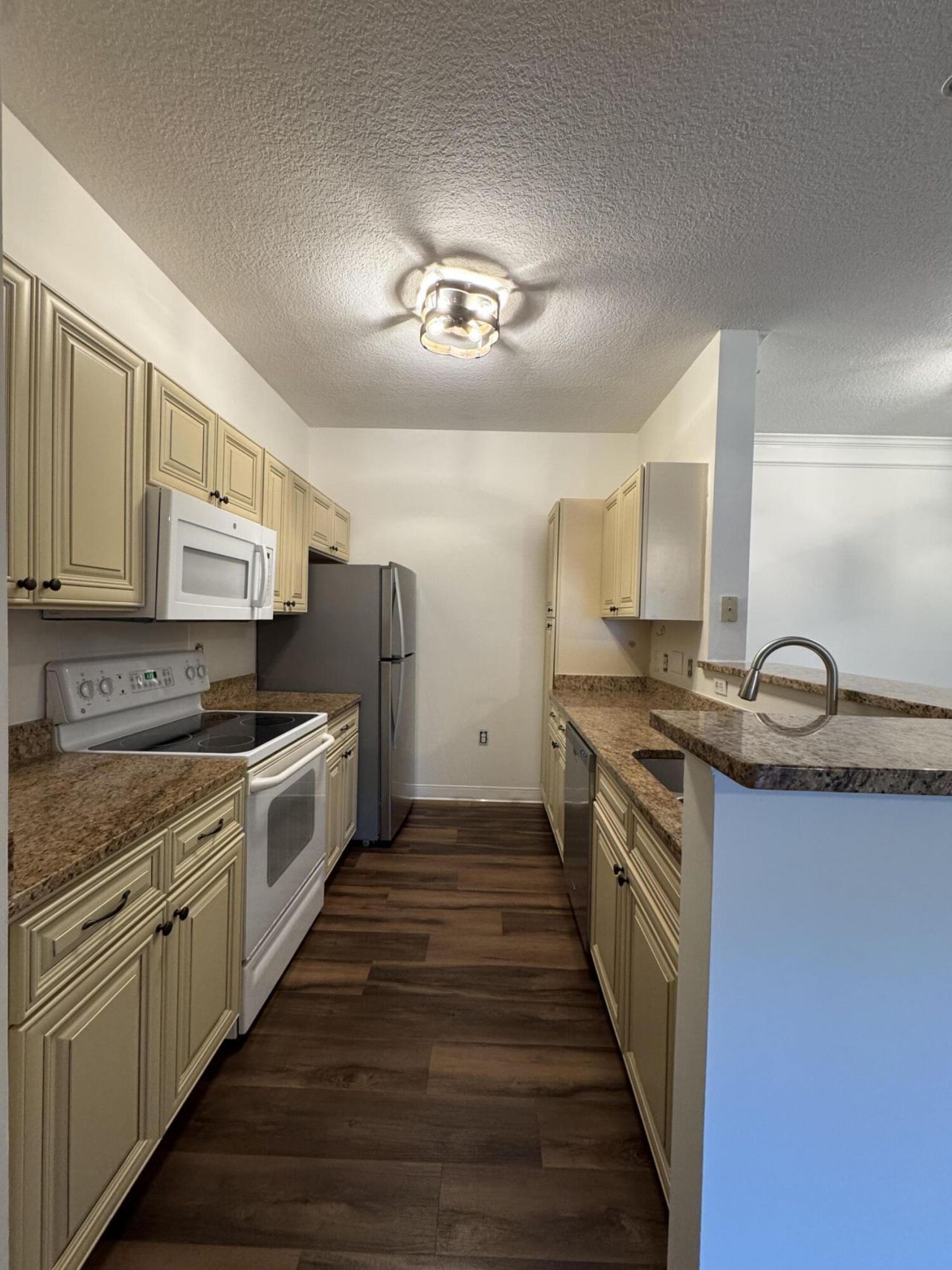 1300 Park West Boulevard Photo 6