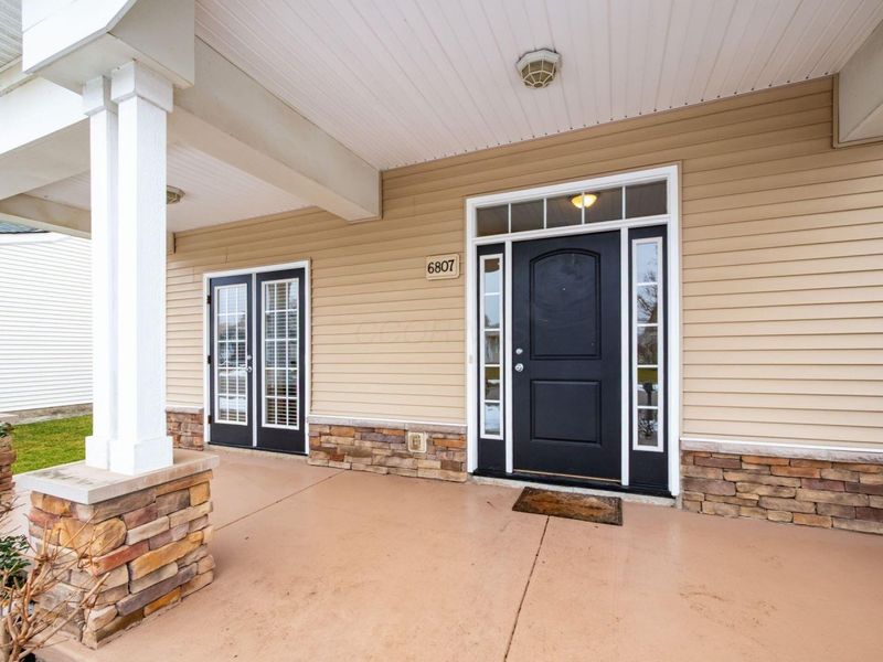 6807 Bigerton Bend, Canal Winchester, OH 43110 Photo 2