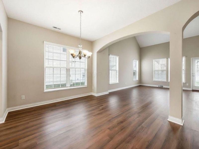 6807 Bigerton Bend, Canal Winchester, OH 43110 Photo 9